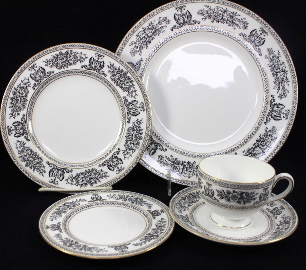 Wedgwood Columbia Black Five Piece Place Setting