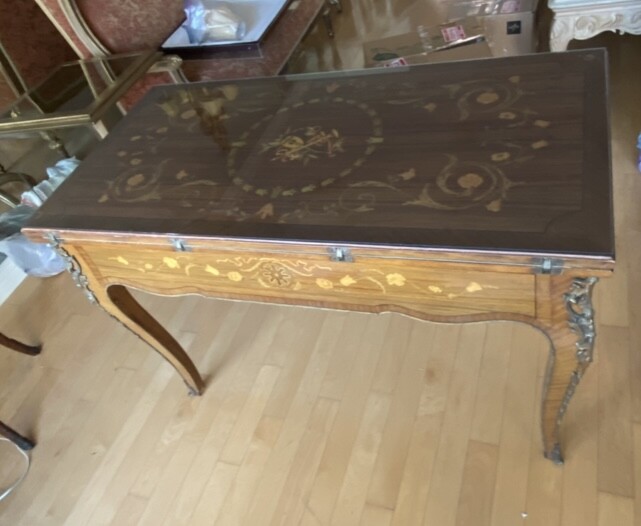 Foldable wood poker table