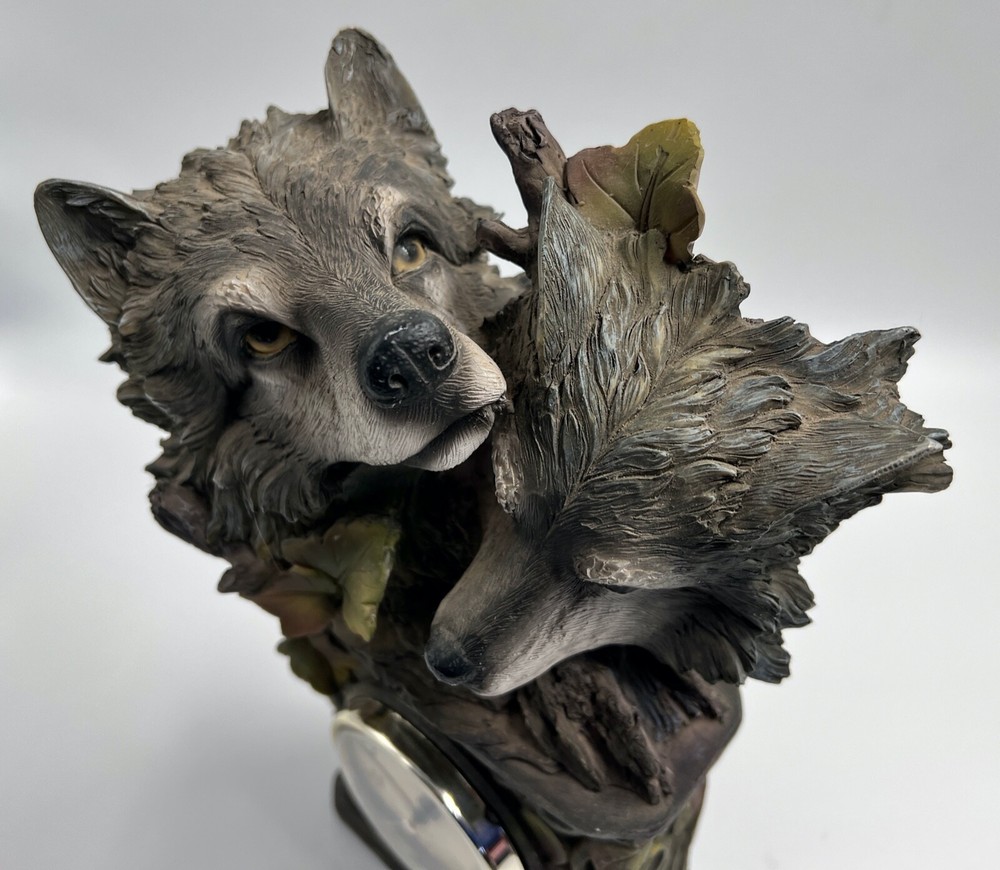 Vintage Wolf Wolves Mantle Desk Table Clock 11.5" Tall