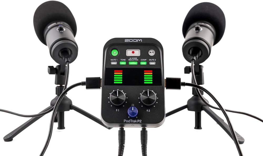 Zoom PodTrak P2 Podcast Recorder, Memory Card microSDXC Pro 64GB, Bundle