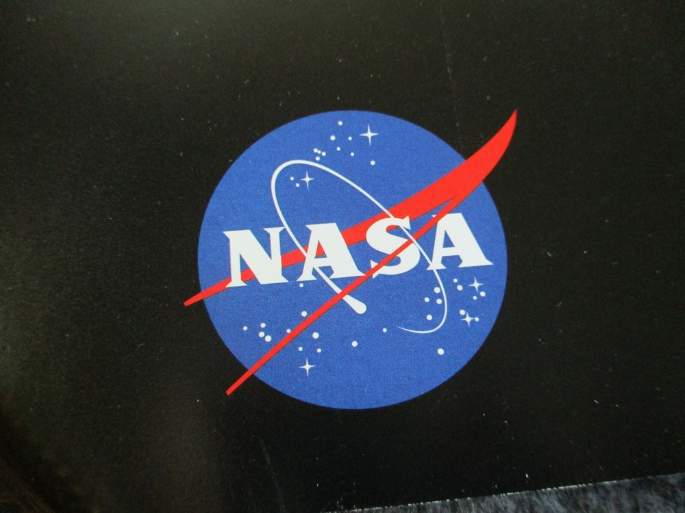 NASA SPACE SHUTTLE COCKPIT/MANNED FLIGHT BEYOND THE BEGINNING/STS9 POSTERS SET4