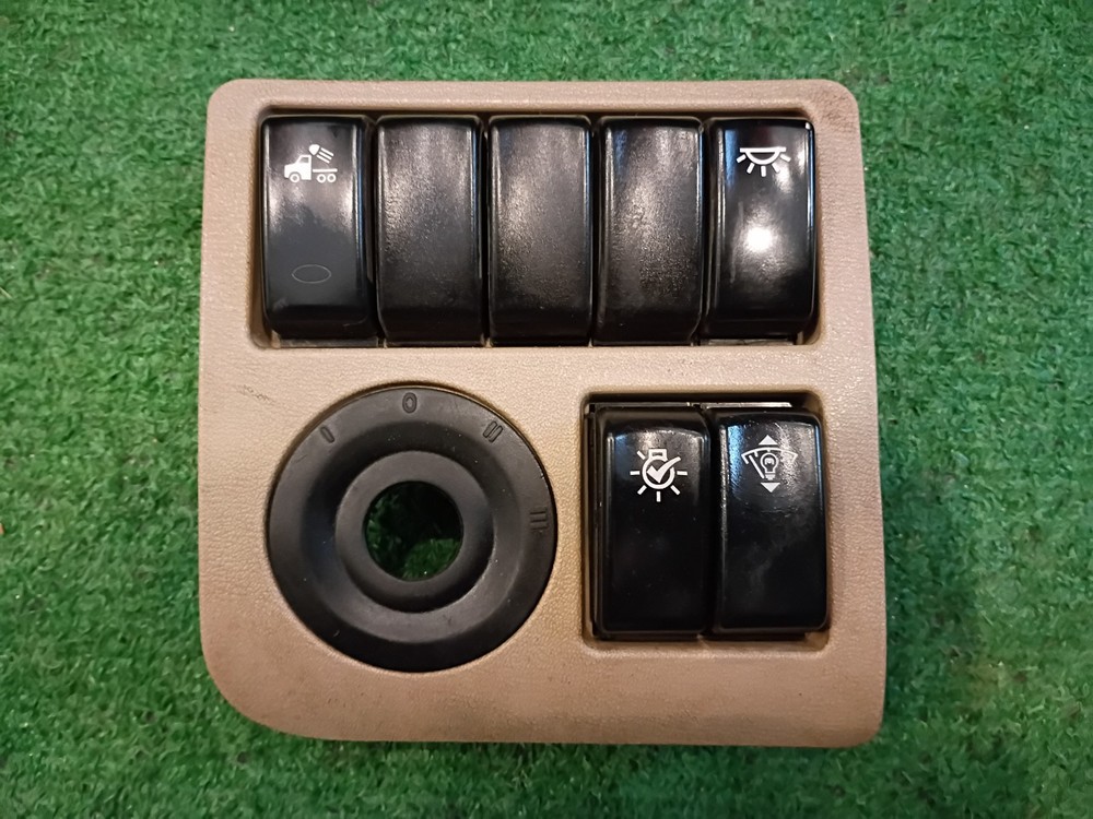 Peterbilt Ignition Dash Trim W/ Buttons