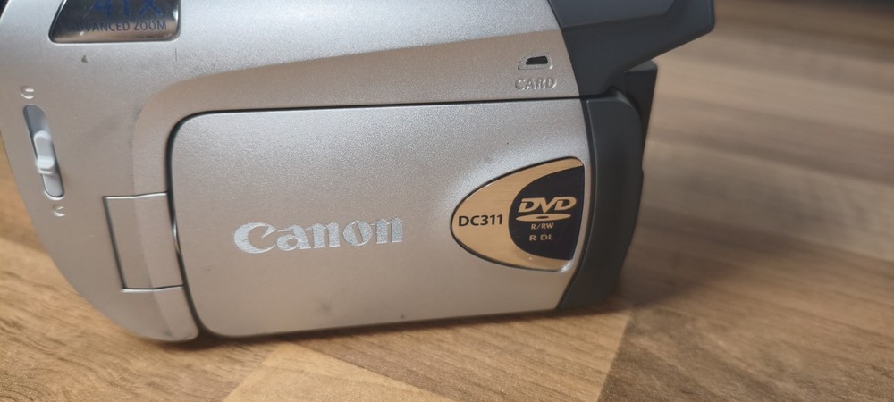 Canon DC311 Handheld DVD-RW Camcorder Silver Tested Working