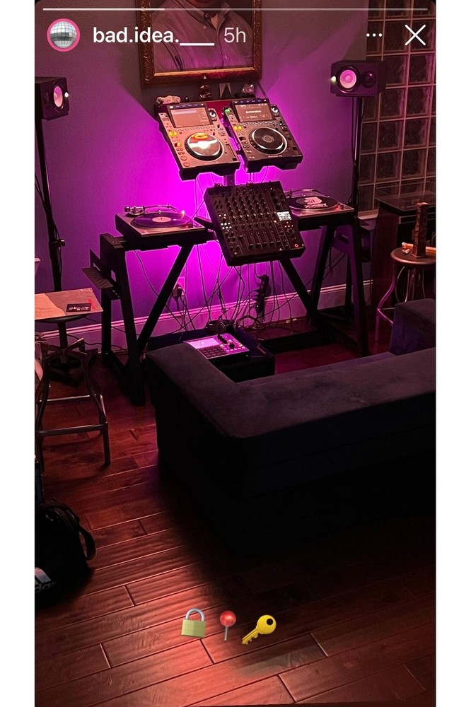Apache DJ Booth for Pioneer CDJ, DJM, Xone, Technics