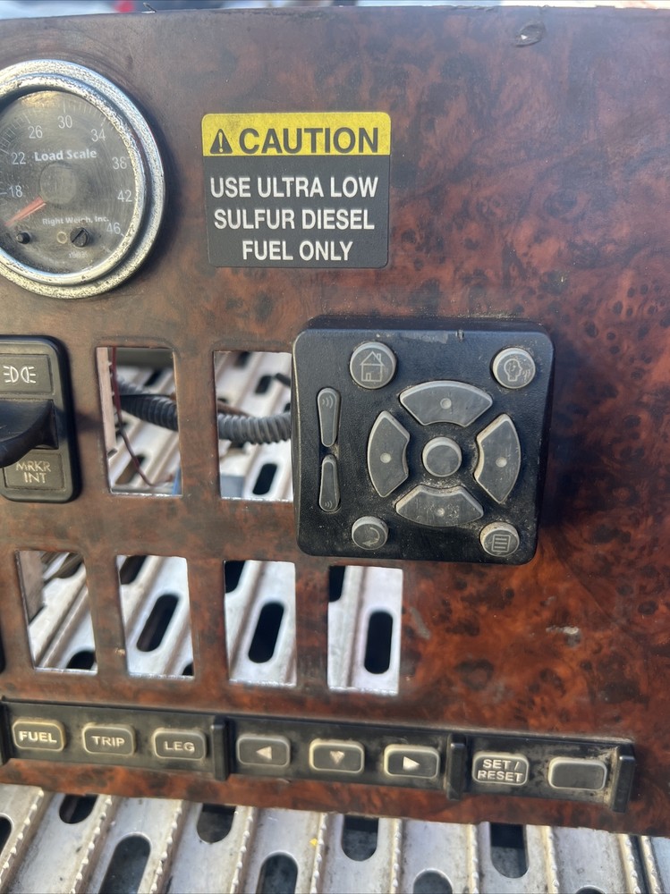 freightliner columbia dash panel Oldes Model