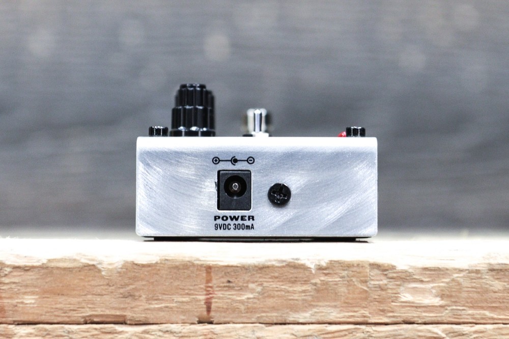 DigiTech FreqOut Natural Feedback Creator 7-Harmonic Feedback Types Effect Pedal