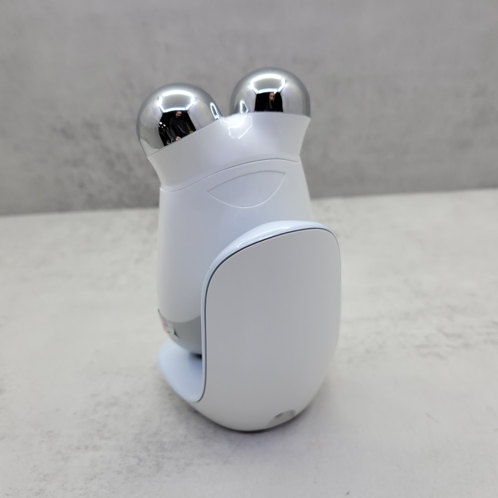 NuFACE Trinity Microcurrent Facial Device Kit - FDA Cleared Face Sculpting ™