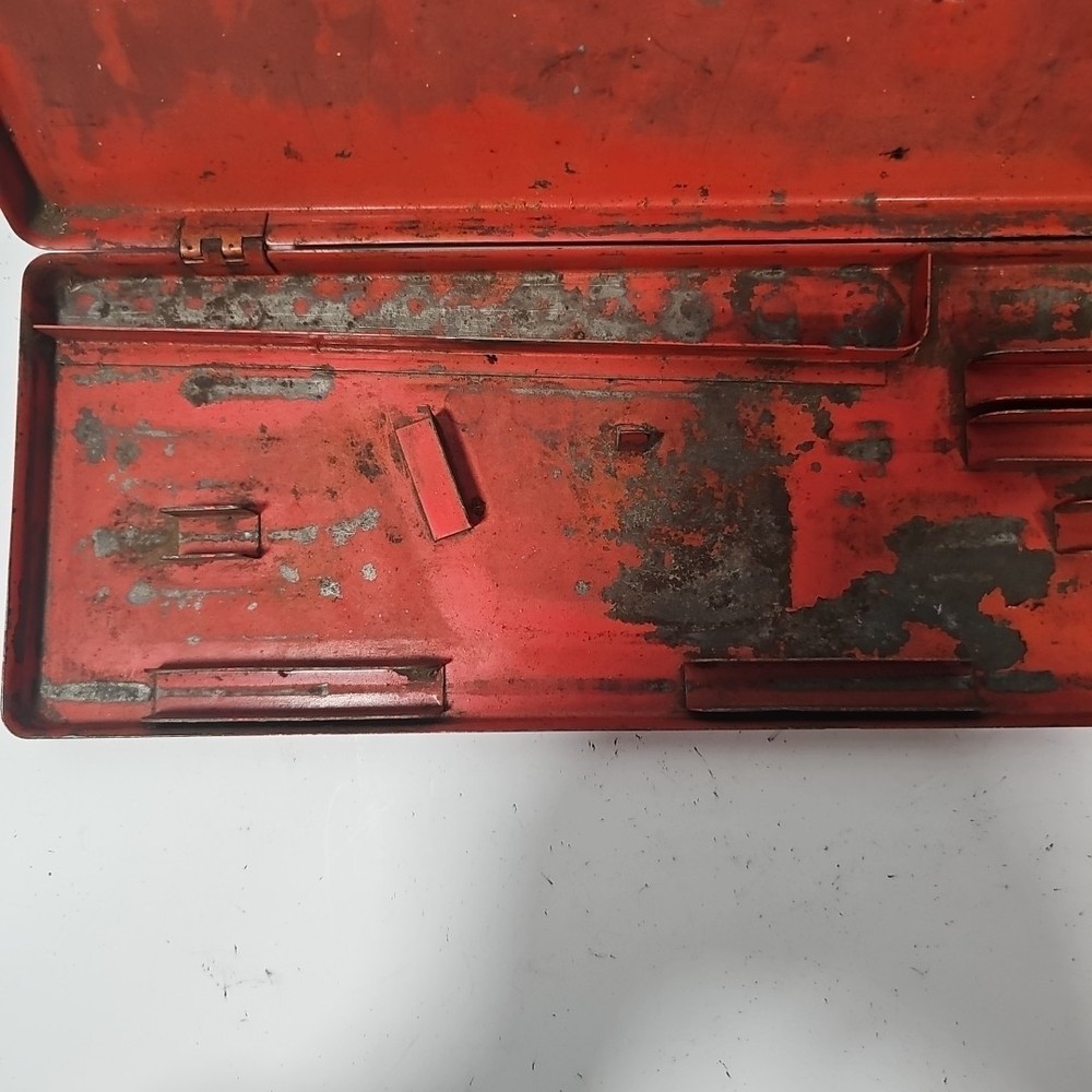 Vtg Snap On Tool Box Red Metal Tool Case Box