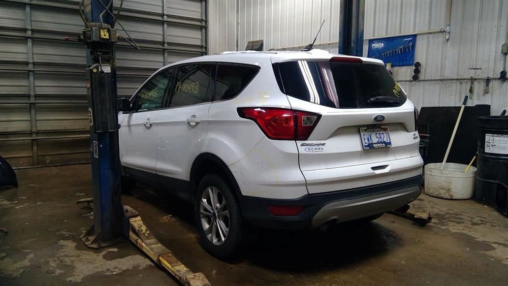Passenger Headlight Halogen Chrome Bezel Fits 17-19 ESCAPE 10317337