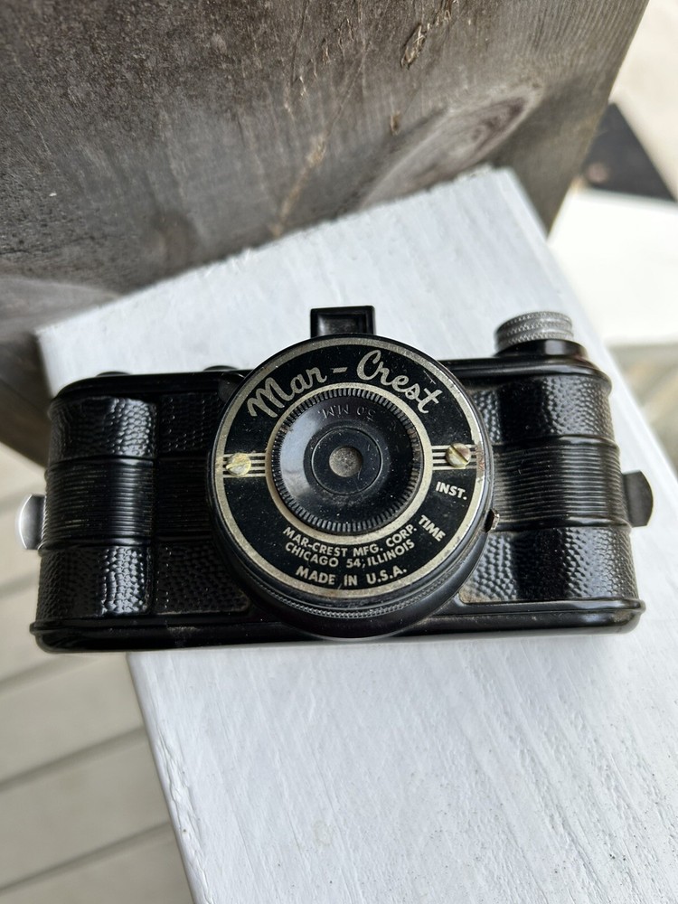 Vintage Mar-Crest Camera Plastic Camera, Untested