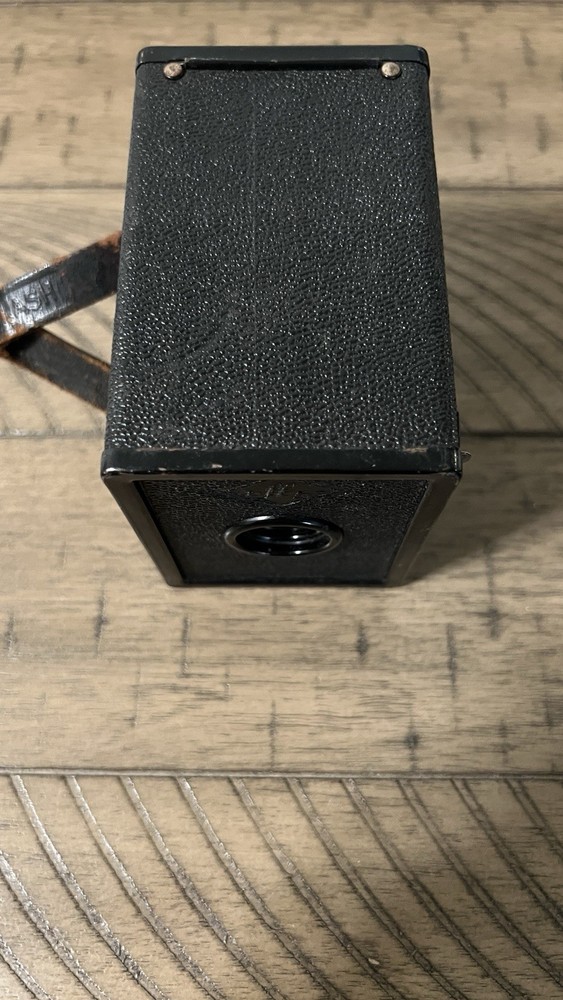 Vintage AGFA ANSCO Cadet A-8 Flash Camera with strap