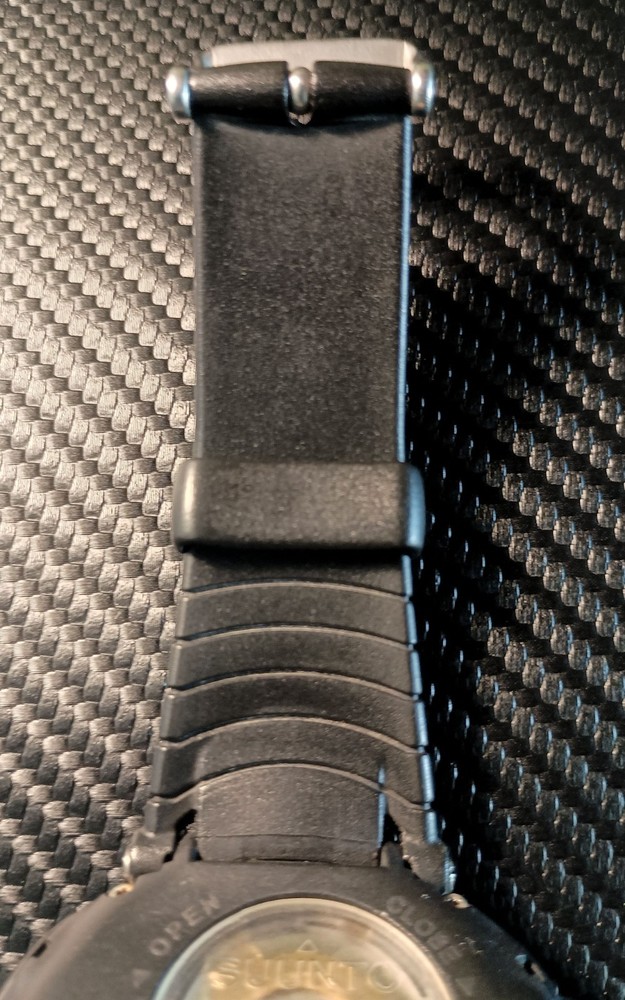 SUUNTO MOSQUITO DIVE COMPUTER WATCH- USED.