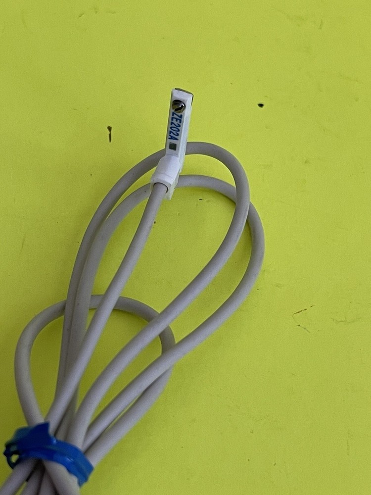 Koganei ZE202A Sensor Switch - Used