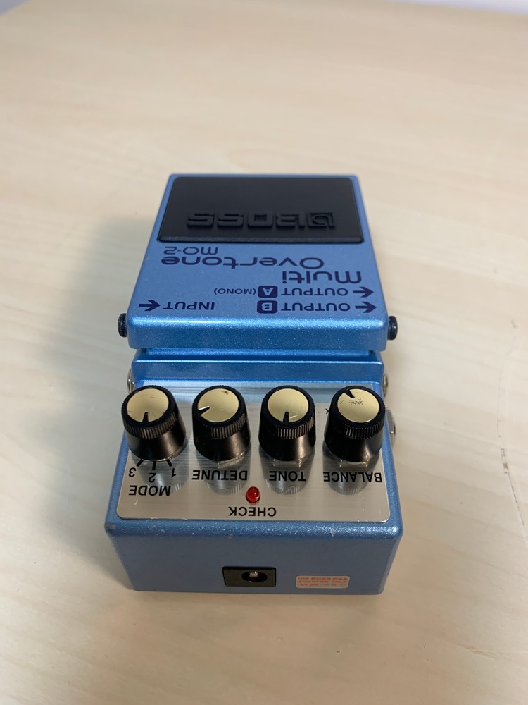 Boss MO-2 Multi Overtone - Chorus - Guitar Effect Pedal