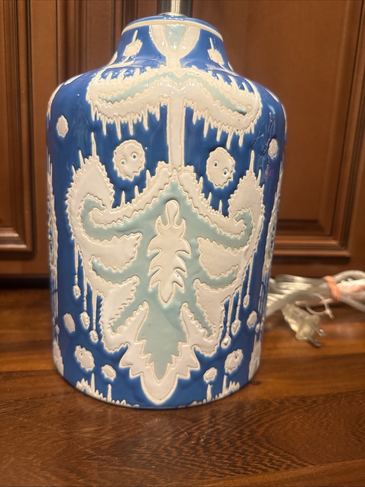 Rare Vintage Blue White Ikat Pattern Ceramic Lamp