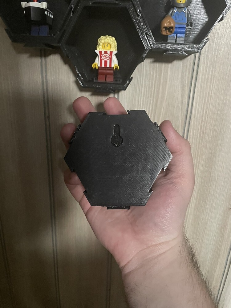 3D Printed Hexagonal Modular LEGO Minifigure Display