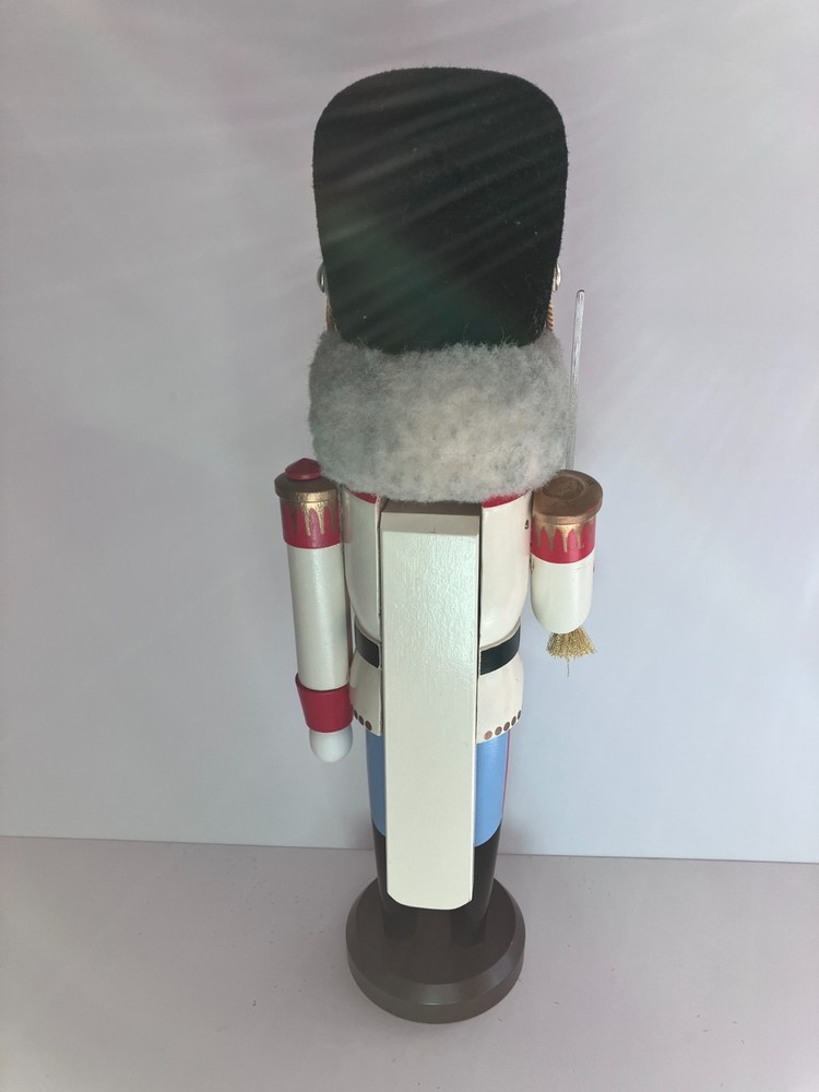 15" Seiffener Germany Soldier w/Sword Nutcracker