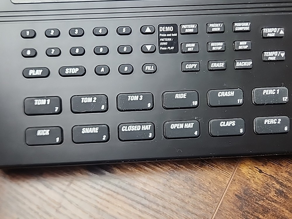 Alesis SR-16 24-Bit Stereo Drum Machine With Power Supply