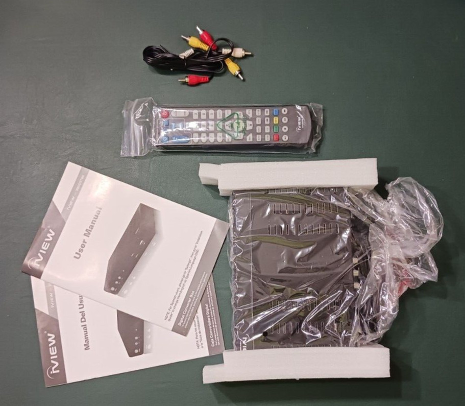 iView Digital 3500STBll Digital Converter Box w/ Remote Control