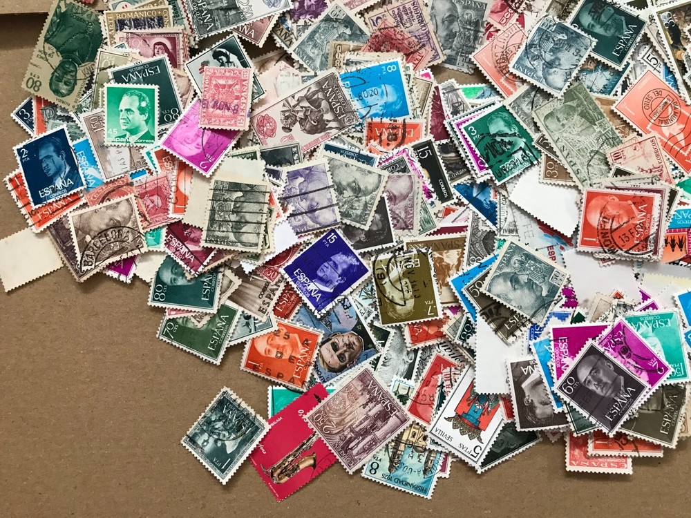 Spain stamps off paper 135 grams