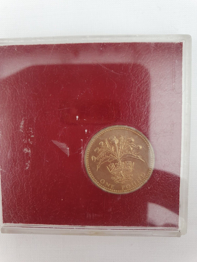 4 British Crowns & 12 Round £1 Coins