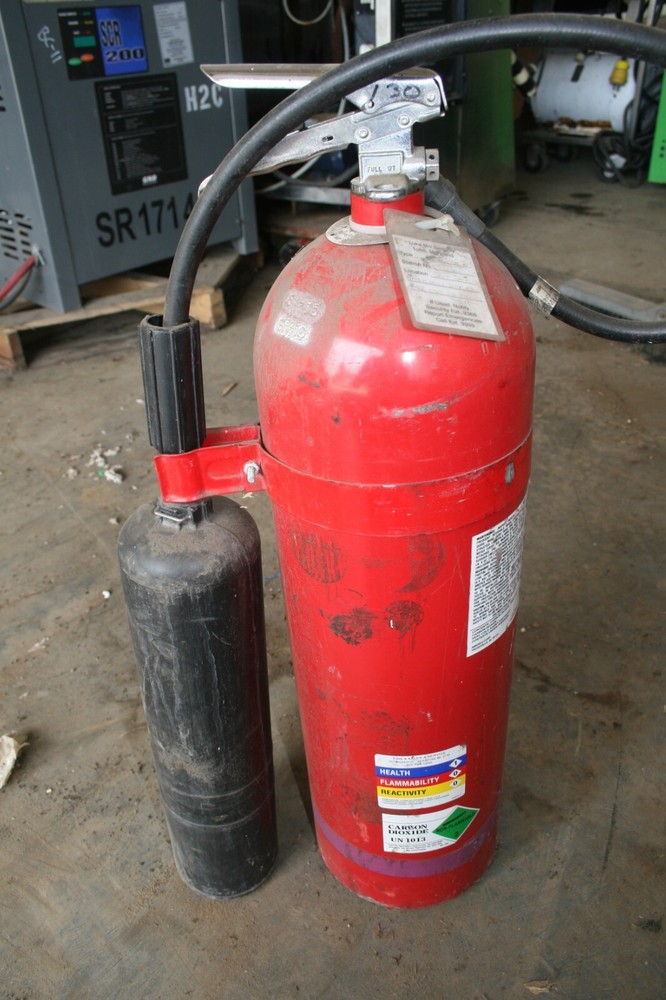 Amerex 331 Fire Extinguisher 10B:C Carbon Dioxide 15 Lb