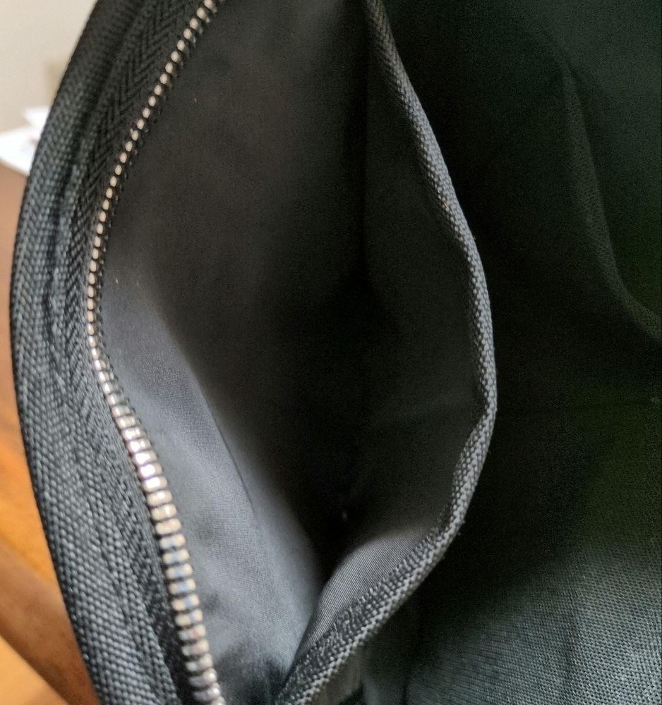 Mercedes-Benz Black Gadget Pouch