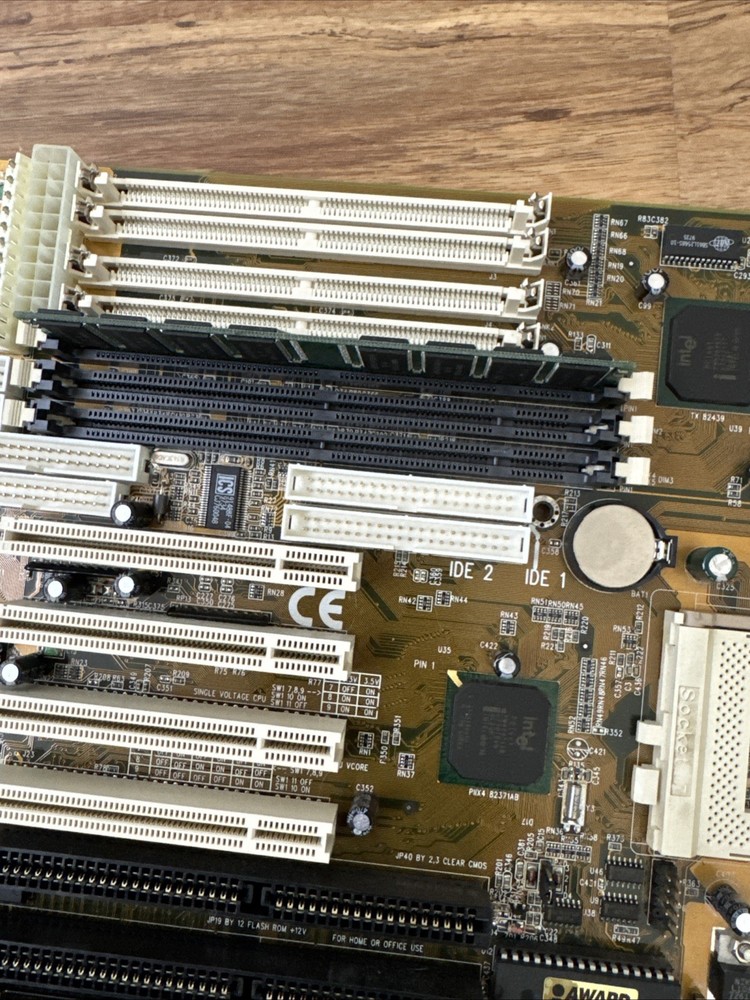 Vintage Shuttle HOT-569 Motherboard Socket 7