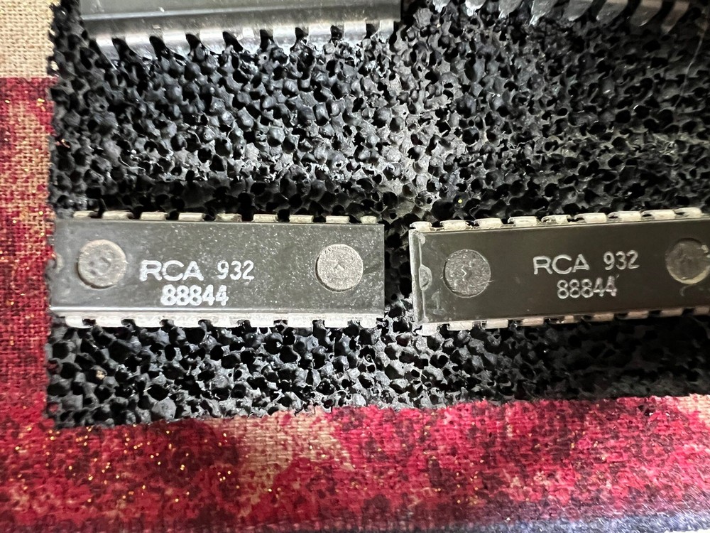 **  QUANTITY 2  **  RCA 932