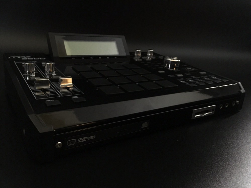AKAI MPC 2500  CARLOBRONSON CUSTOM