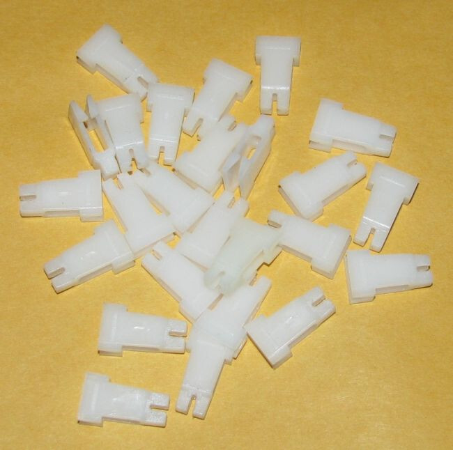 25 White REPLACEMENT CLIPS  for Bottom Chain on Vertical Blind Fabric Vanes