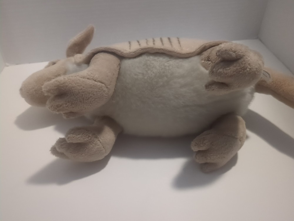Armadillo Wildlife Tree 16 Inch