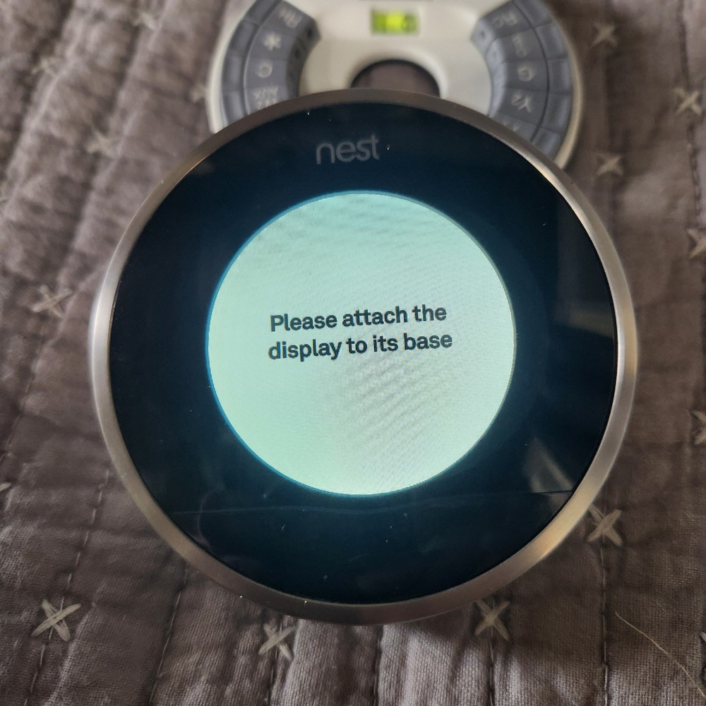 Nest 2nd Generation Learning Thermostat With Mount