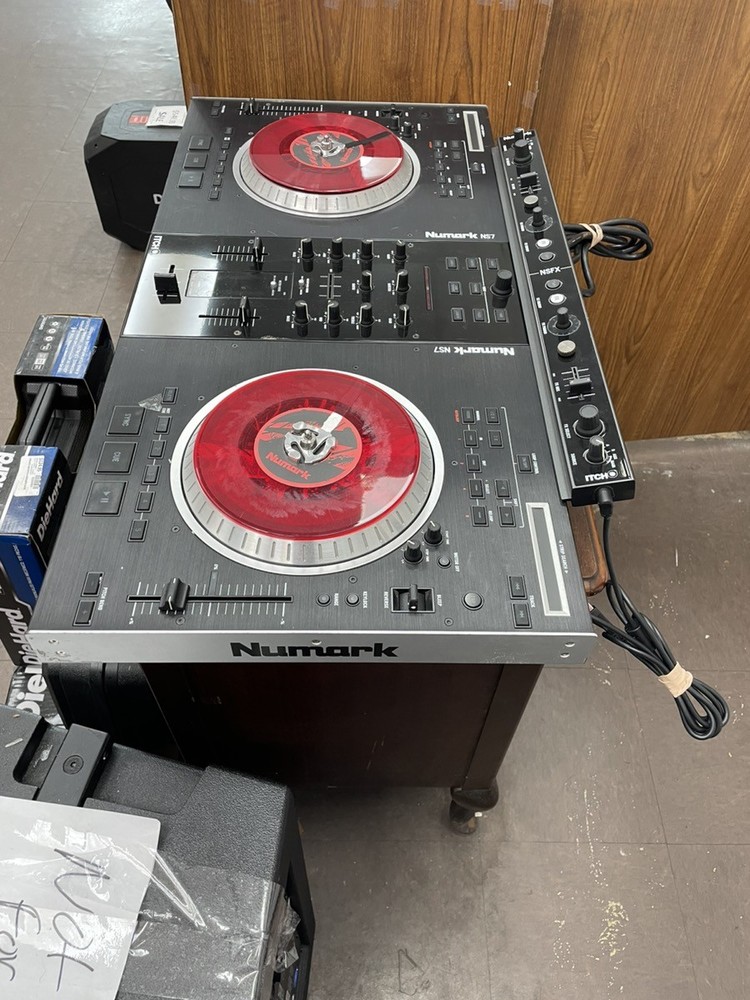 NUMARK NS7 DJ CONTROLLER (EZ2006242)