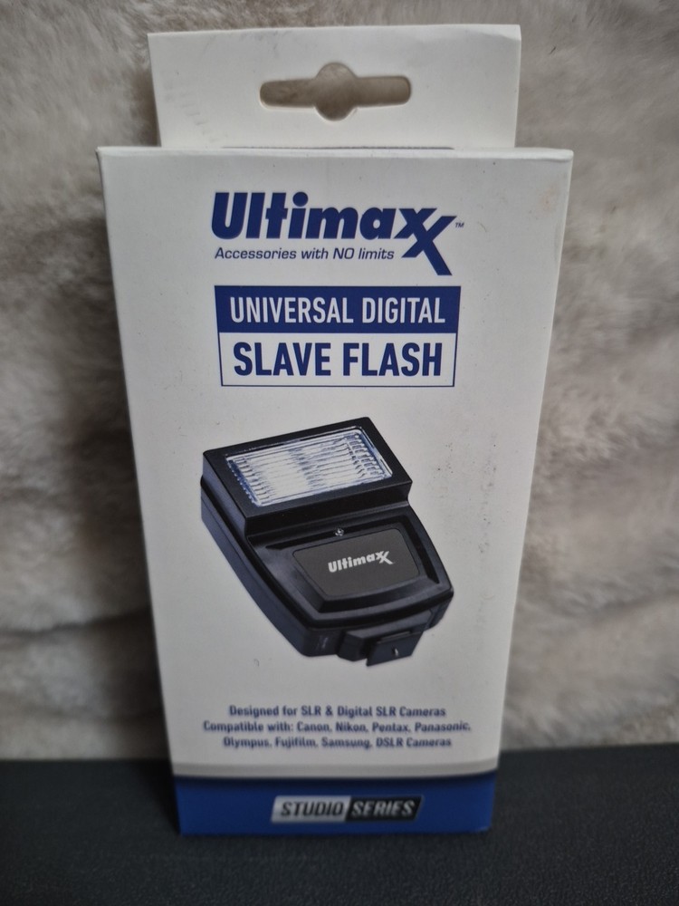 Universal Digital Slave Flash with Bracket by ULTIMAXX