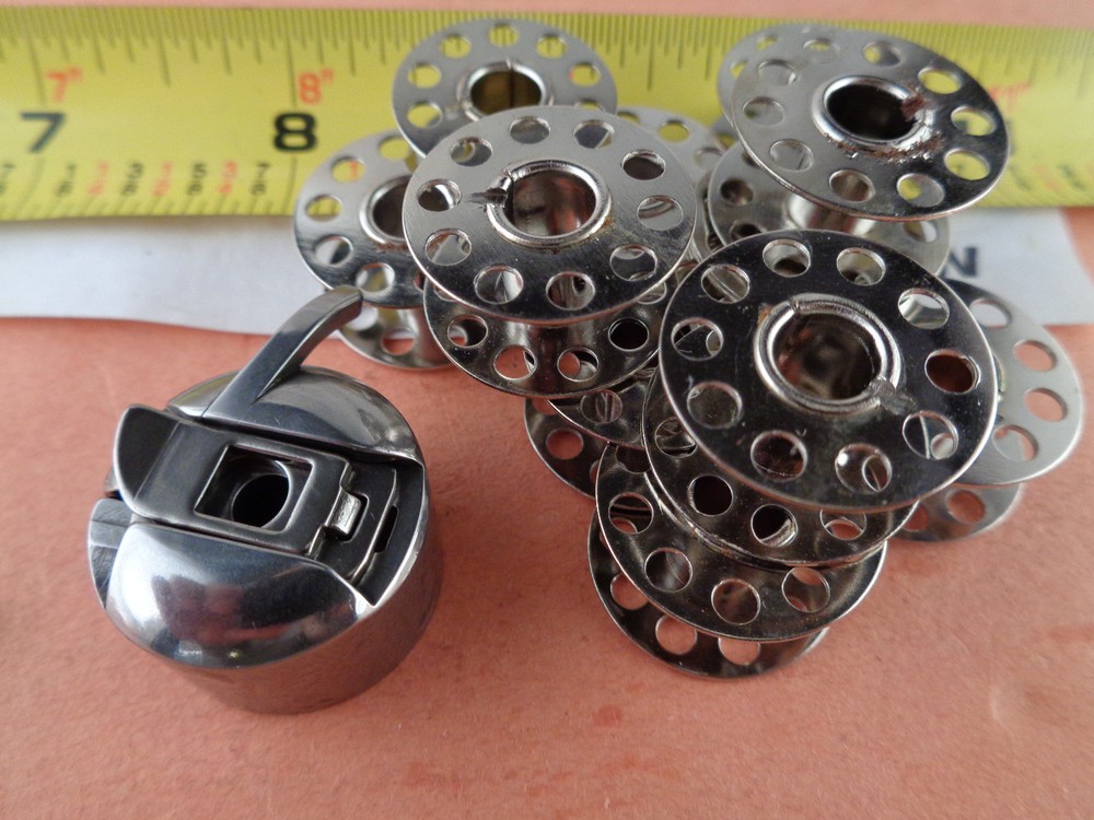 Kenmore  White Sewing Machine 1 Bobbin Case 6 Bobbins