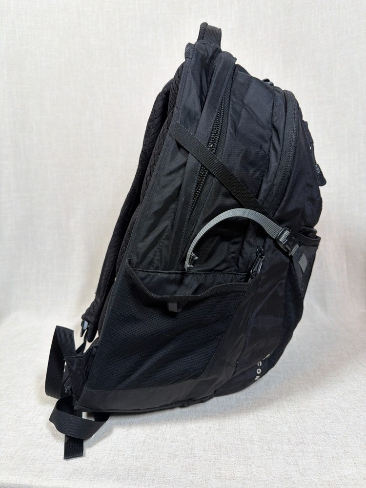The North Face Recon Backpack - Black - Pre-Owned