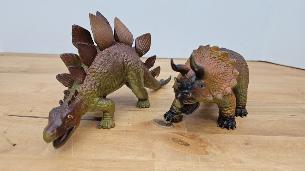 VTG Stegasaurus Dinosaur Toy & Triceratops Figure