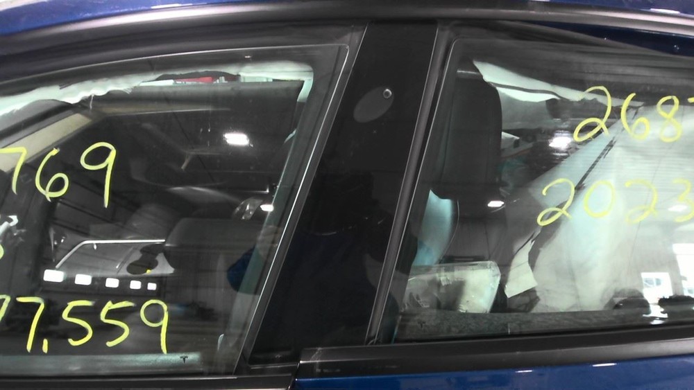 TESLA 3   2023 Camera/Projector 1027793