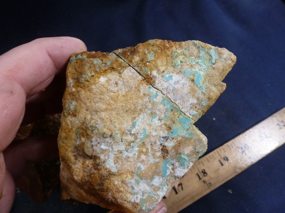 CSS: Just under 5 lbs Of Mixed Cutting Rough Rock