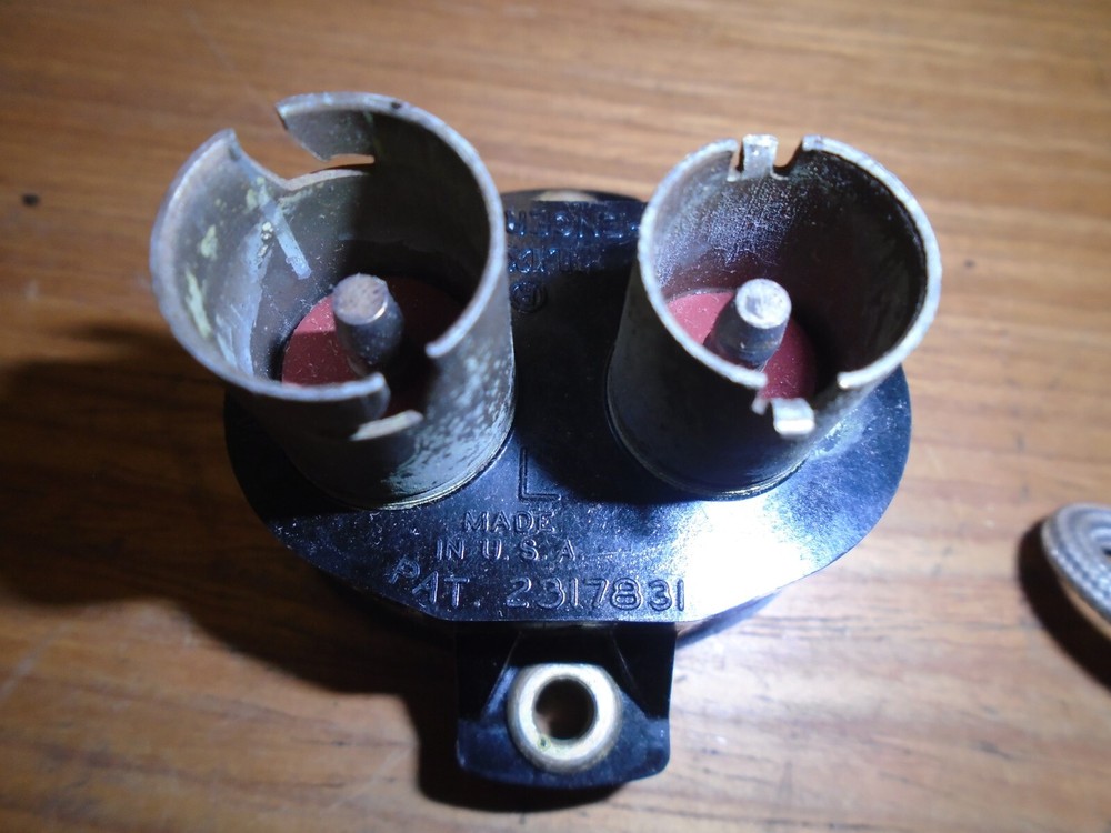 Military 25 AMP Klixon Circuit Breaker - 24VDC!!!!   P/N:  7526908 Douglas Conn