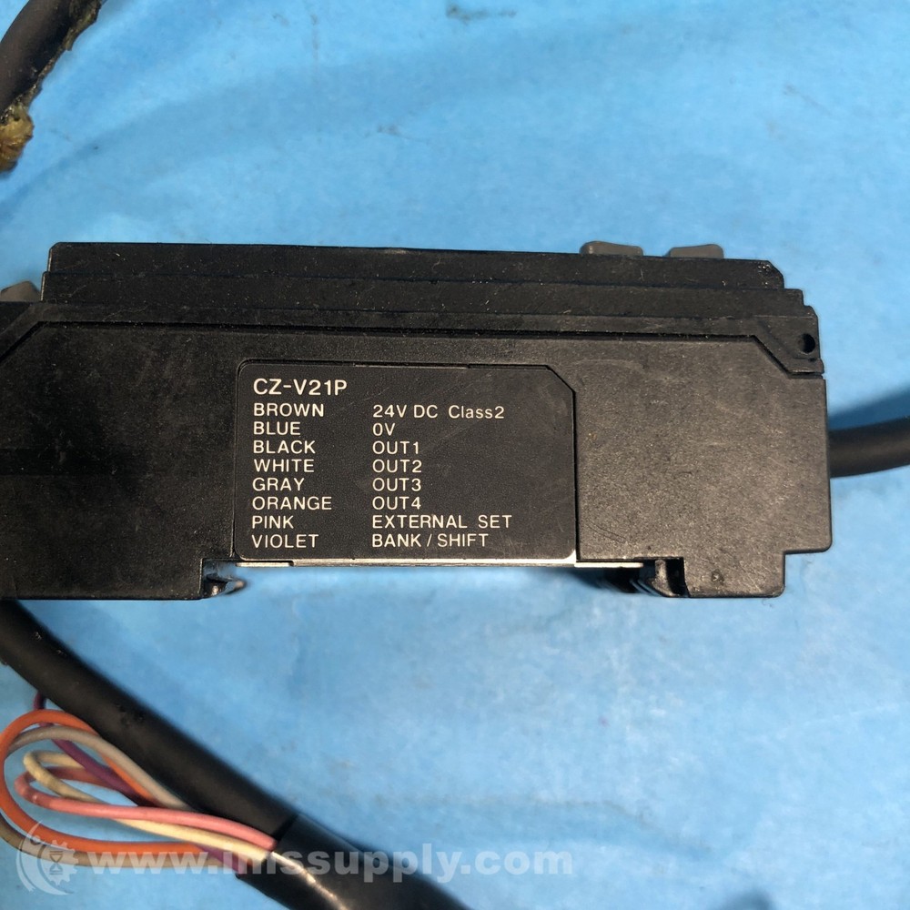 Keyence CZ-V21P Amplifier Unit, Main Unit, PNP USIP