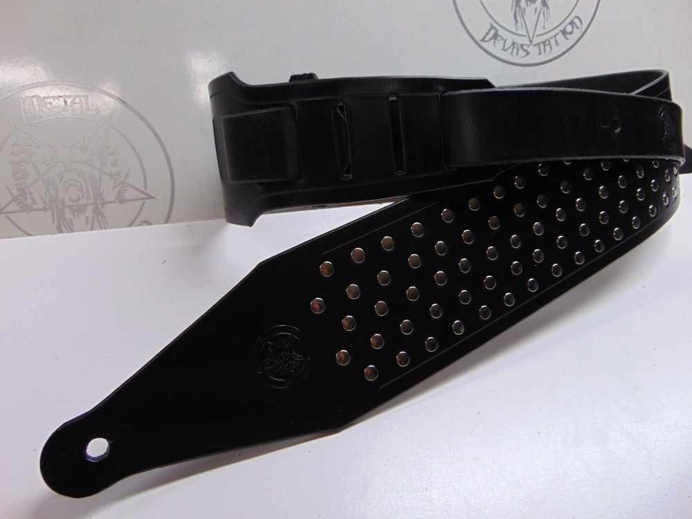 RANDY RHOADS.. LEATHER GUITAR STRAP CHROME RIVET .(MDLS0168)