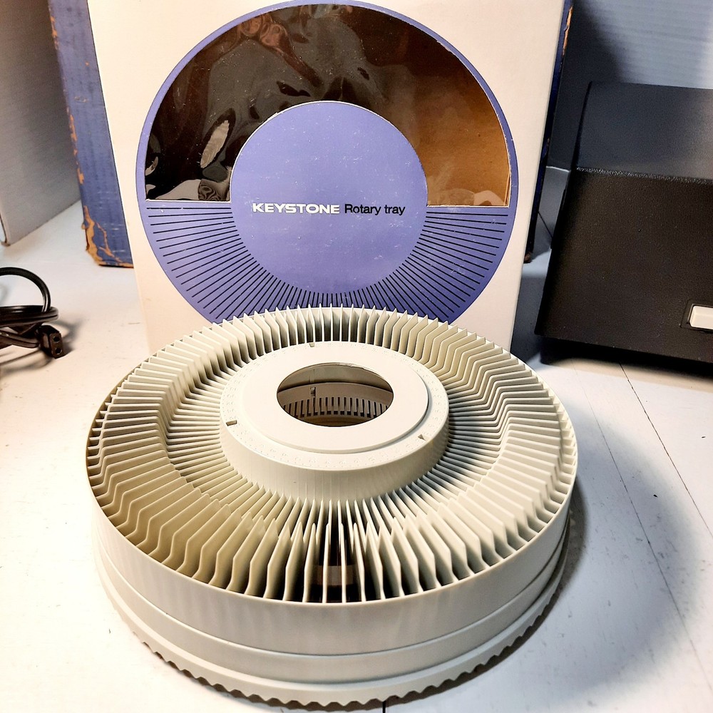 Keystone Auto Focus slide projector, rotary tray, instructions, Model K900