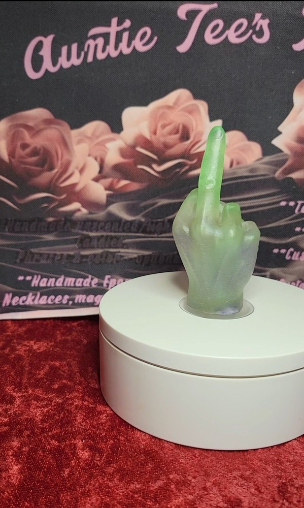 Resin art middle finger