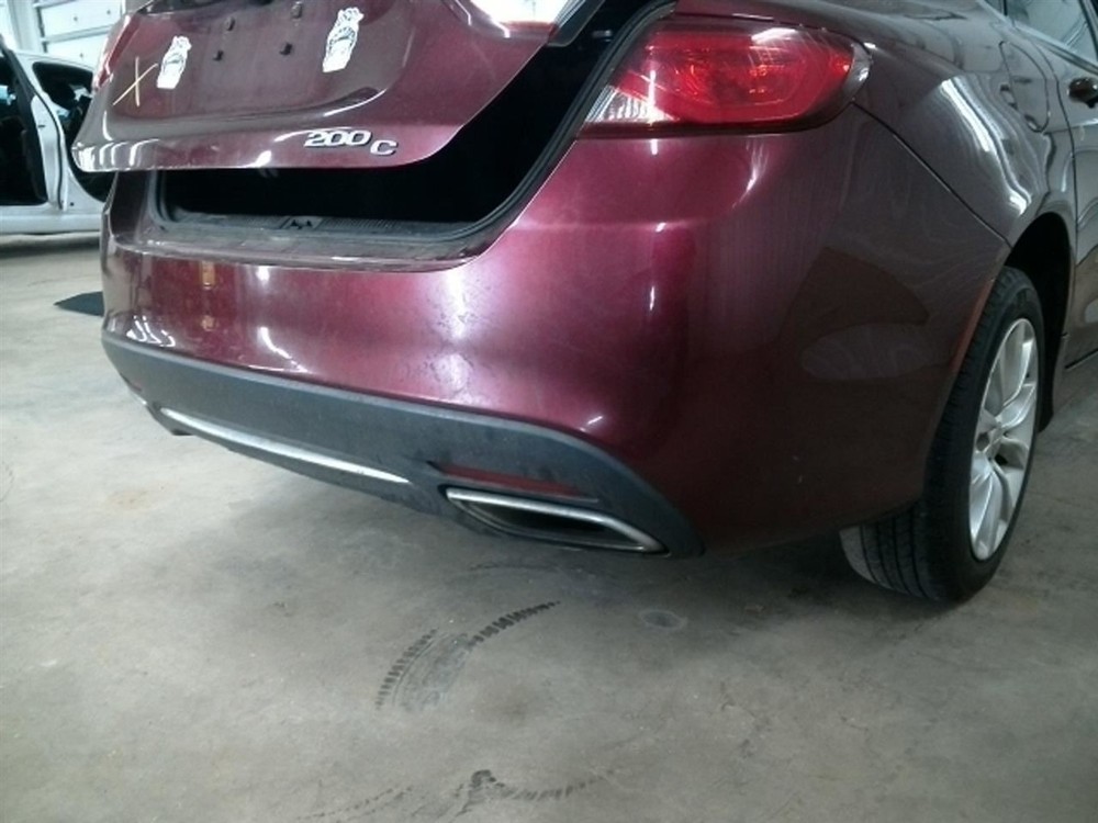 200 2015 High Mounted Stop Light 104753328