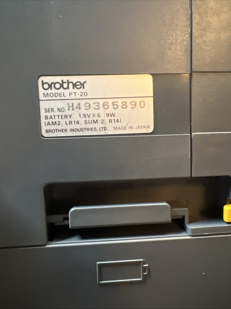 BROTHER P-Touch Label Maker Model Deluxe PT-20 w/ Case