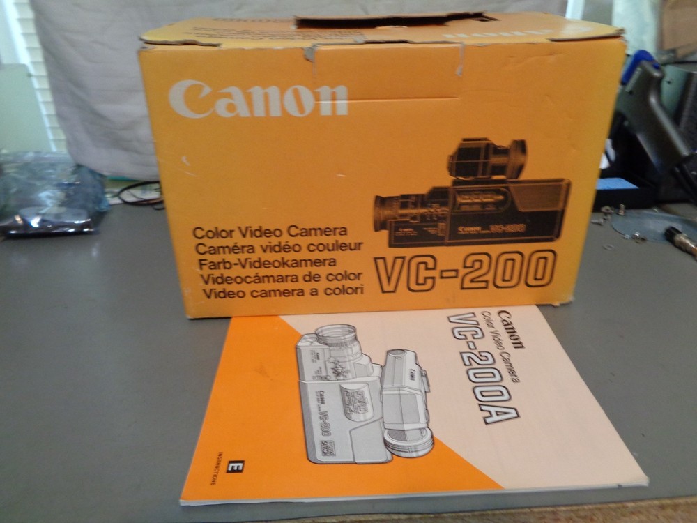 CANON VC-200 color video camera