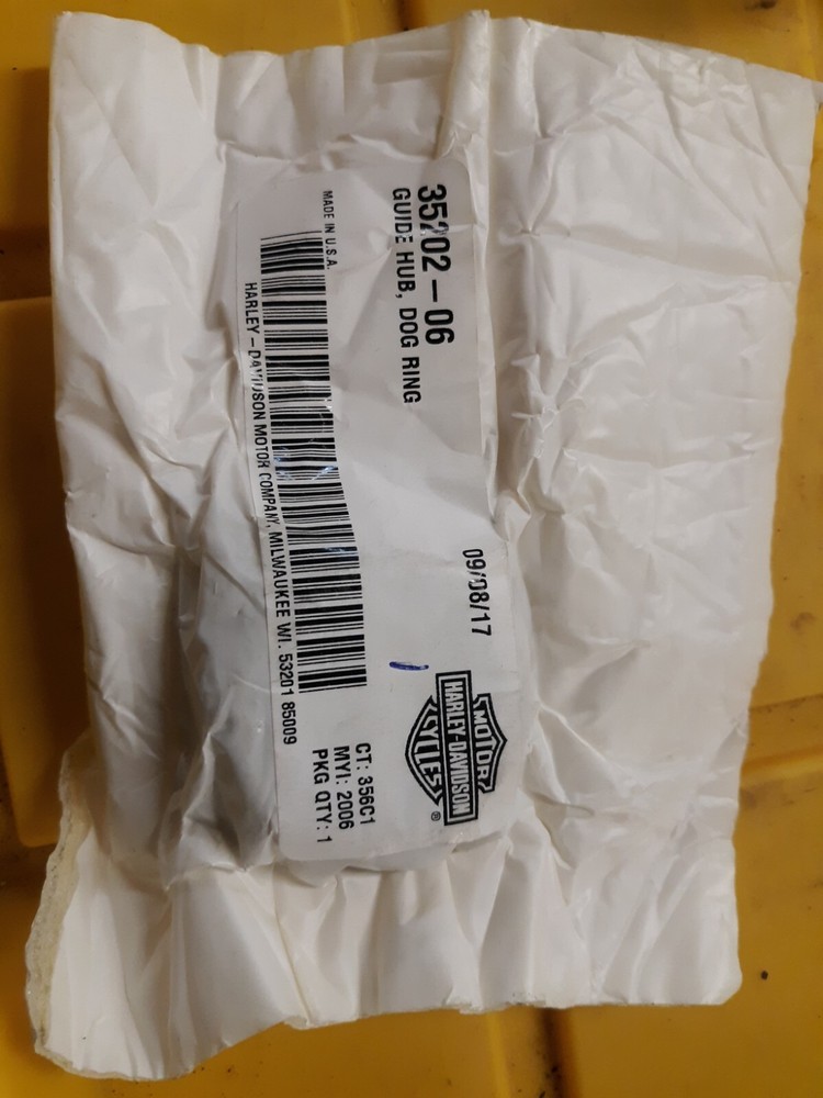 Harley Dog Ring Guide Hub 35202-06