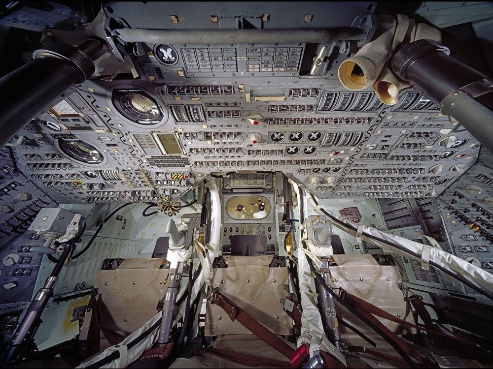 APOLLO 11  COMMAND MODULE Spacecraft NASA Program 8.5x11 NASA SPACE PHOTO